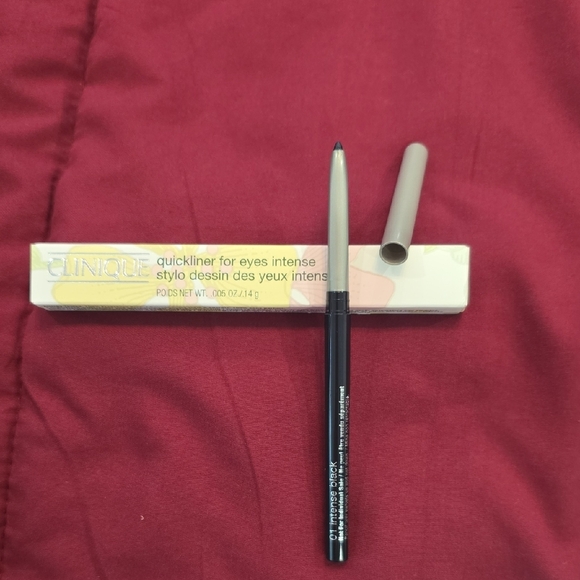 Clinique Quickliner for Eyes Intense - 01 Intense Black - Picture 4 of 4